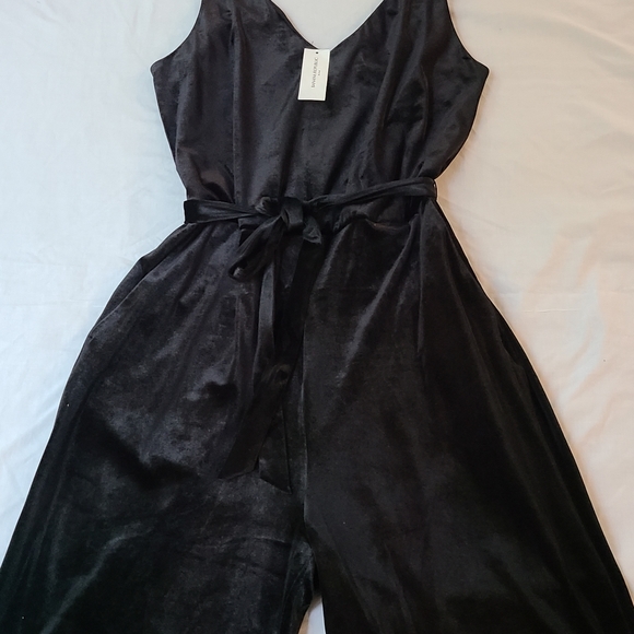 New Banana Republic Velvet Romper - Picture 7 of 13